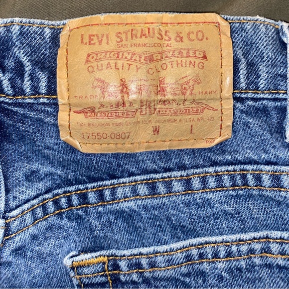 Distressed Levi’s Vintage Jeans - Picture 3 of 3
